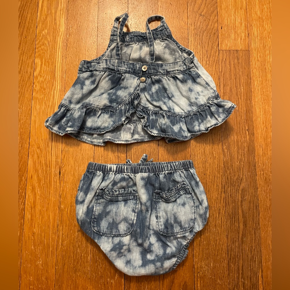 Gap Baby 2 Piece Tie Dye/ Acid Wash Denim Tank Top and Bloomer Set, Size 3-6M - Picture 2 of 2